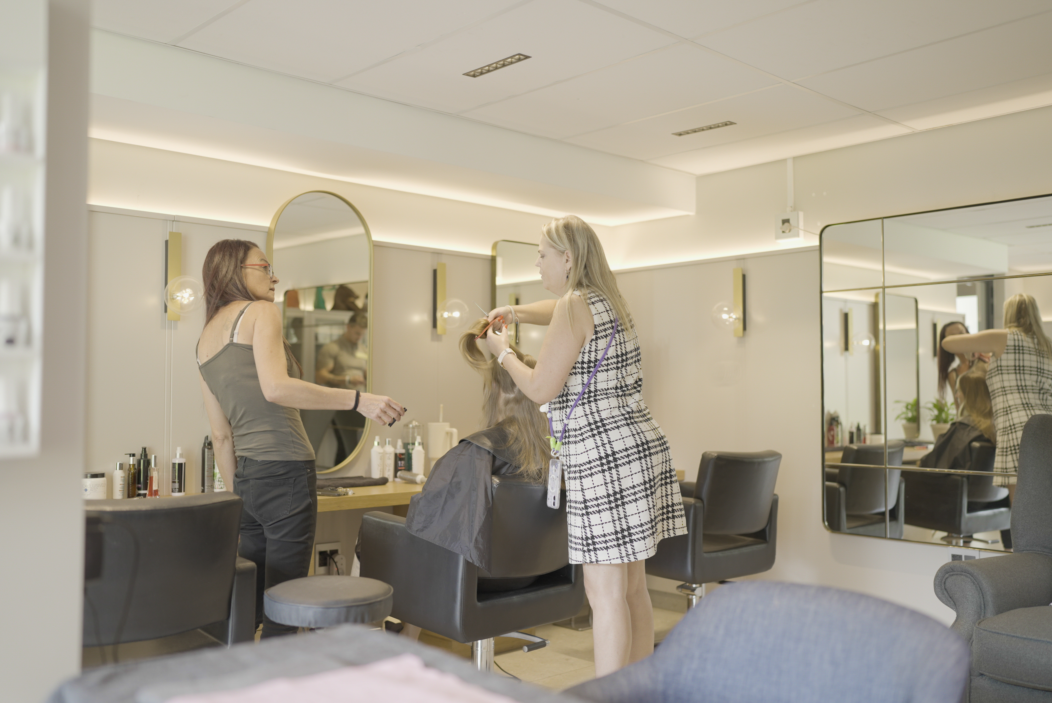 Inside PinnAcurl Hair Design salon